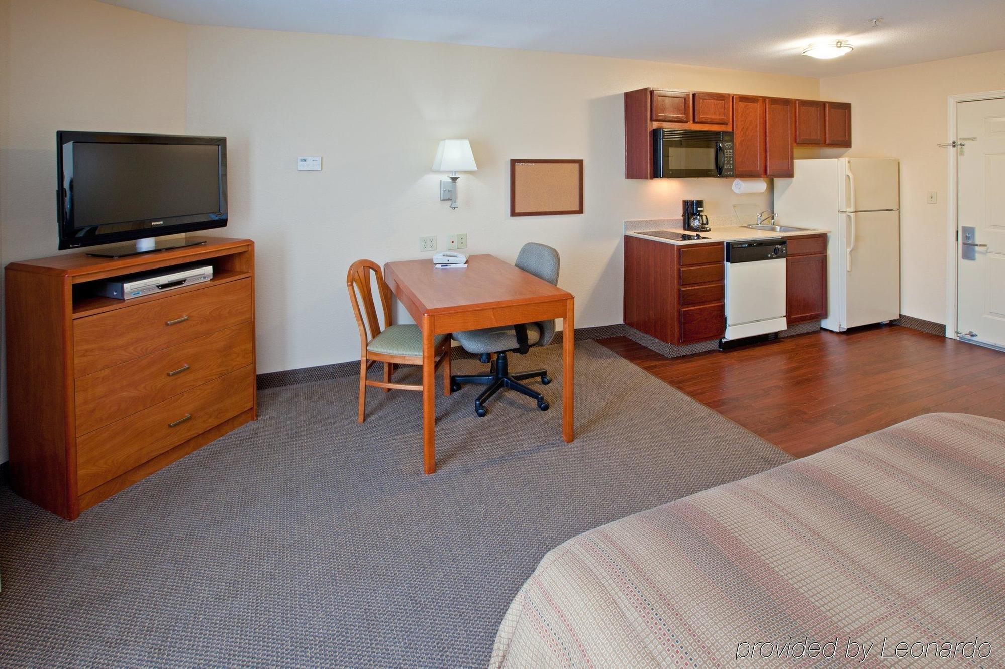 Candlewood Suites Louisville Airport By Ihg Room photo
