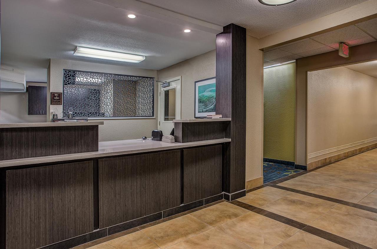Candlewood Suites Louisville Airport By Ihg Exterior photo